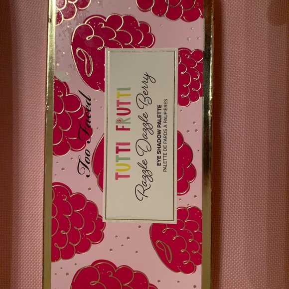 Too faced razzel dazzle berry - Picture 2 of 6
